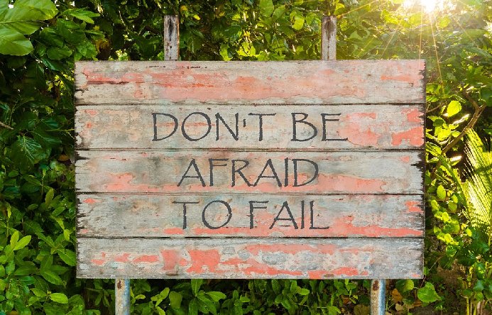 be afraid to与beafraidof有什么区别