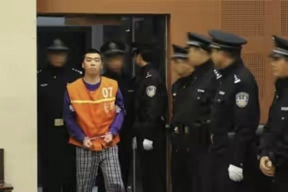暴怒20刀杀掉妻子,入狱又连伤五人,是什么让南京富二代吉星鹏如此暴戾?