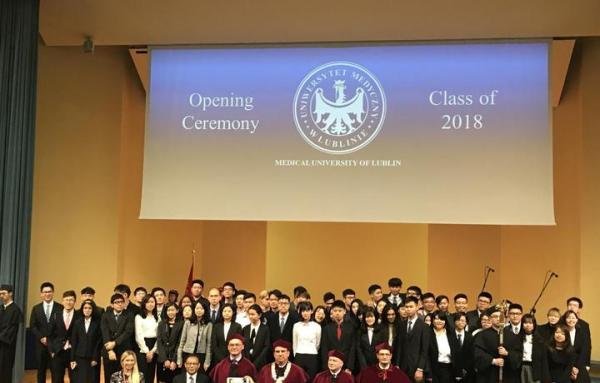 医学生留学去哪个国家比较好？需要选择留学中介吗？
