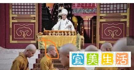 《如懿传》九个穿帮镜头：霍建华剧中用抽纸，舒贵人偷偷玩手机