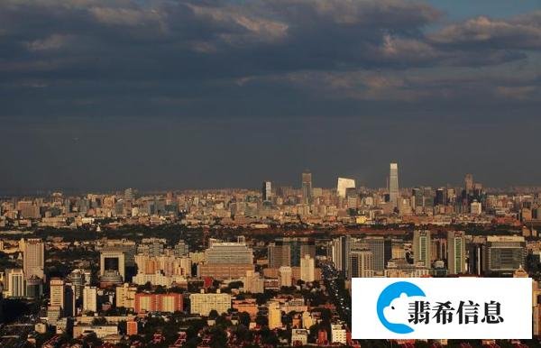 《北京，有2000万人假装在生活》