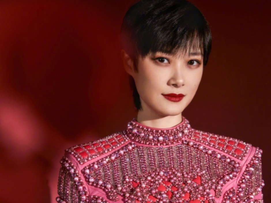 邓超、李宇春、易烊千玺演绎《时代感》,他们三人的舞台表现如何?