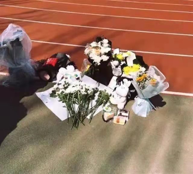 山西财经大学一女生体育课慢跑猝死，谁该为女孩的死负责？
