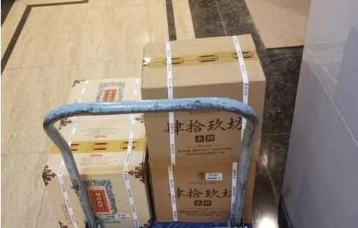 居民在家为什么要存放1000多箱的高度白酒
