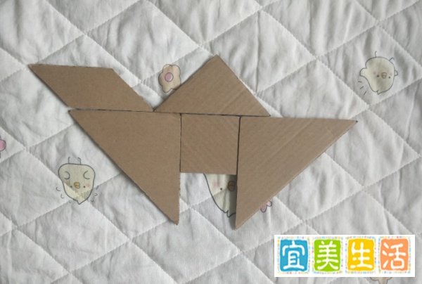 用七巧板怎么拼一个字母W呢?