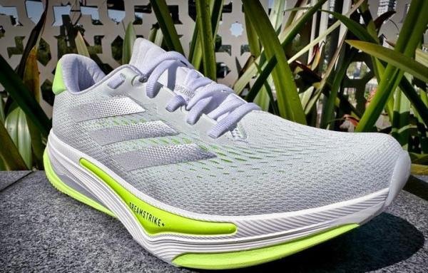 说说阿迪达斯Adidas三双Supernova跑鞋