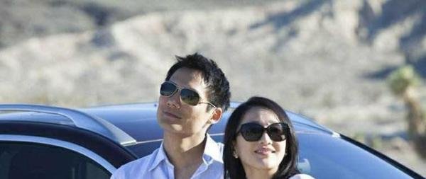 嫁美籍高圣远,今被传婚变,为何当初6个中国男人都留不住周迅?
