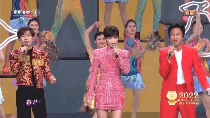 邓超、李宇春、易烊千玺演绎《时代感》,他们三人的舞台表现如何?