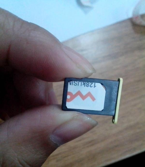 iPhone5C手机（Nano-SIM卡）SIM卡剪卡