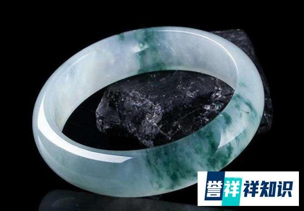 了解一些冰种翡翠选择方法,以防被坑