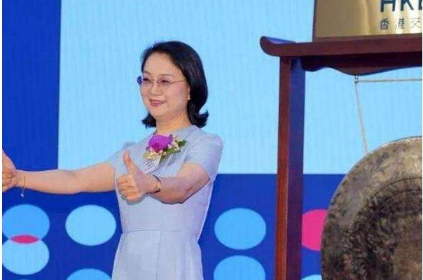十大白手起家中国女富豪中国占九个，都是哪九个？