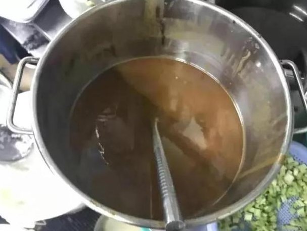 贵州老板在羊肉粉里添罂粟粉，添加罂粟粉有何作用？