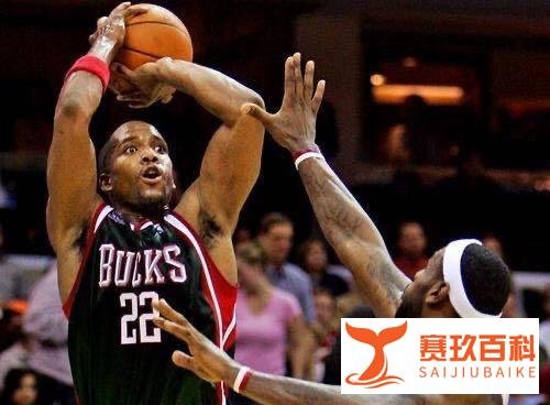 球场黑洞！盘点NBA打球最独的十名球星：全场29分0助攻！