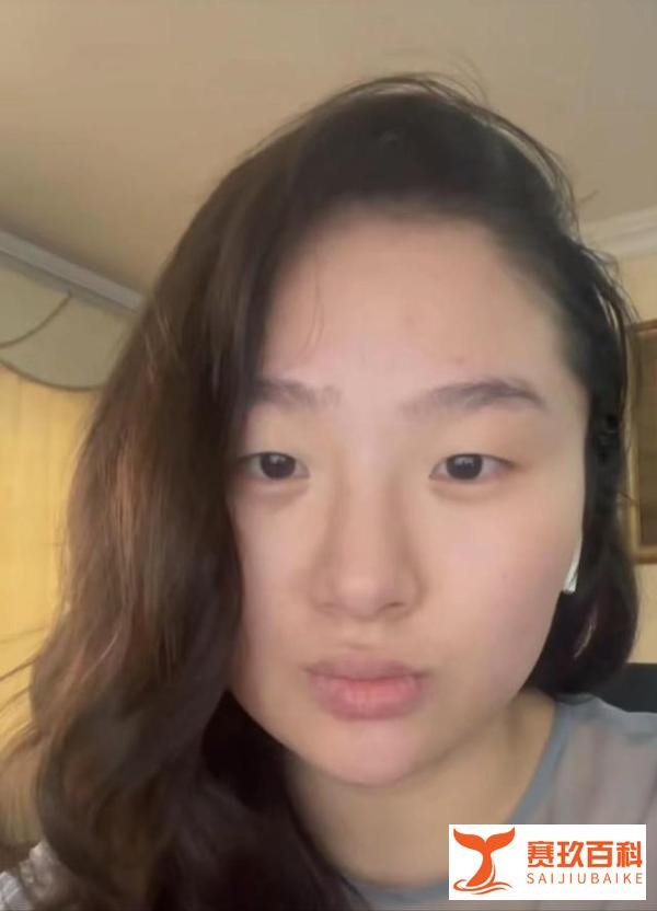 周周在西非报平安，否认老公一夫多妻，网友：别带黑孩子回国就行