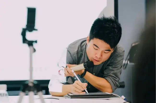 董宇辉又曝金句:年轻人不要沉醉于虚拟世界,他的三观有多正?