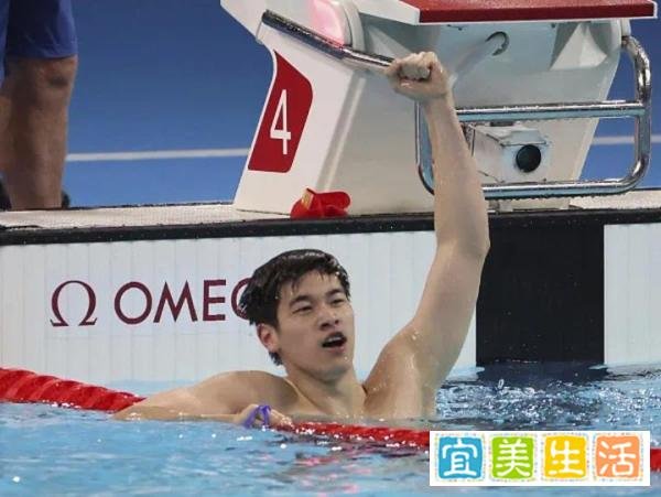 真解气！19岁潘展乐用2枚奥运金牌，让我们憋心里的气发出来了