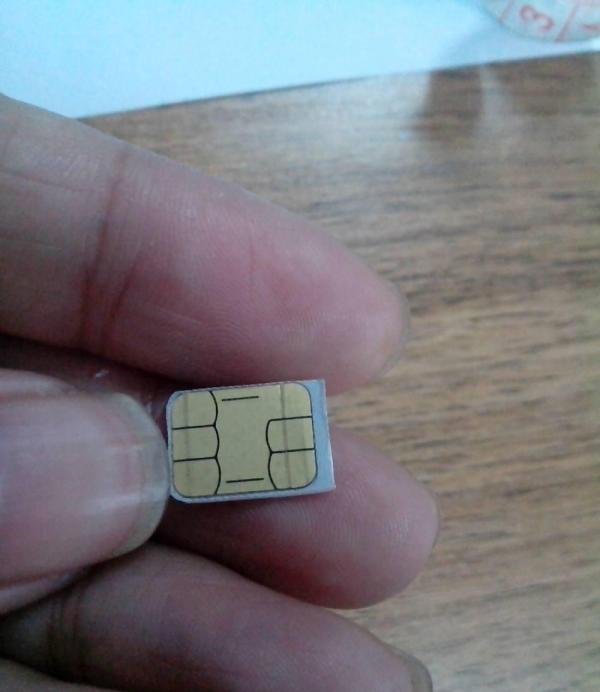 iPhone5C手机（Nano-SIM卡）SIM卡剪卡