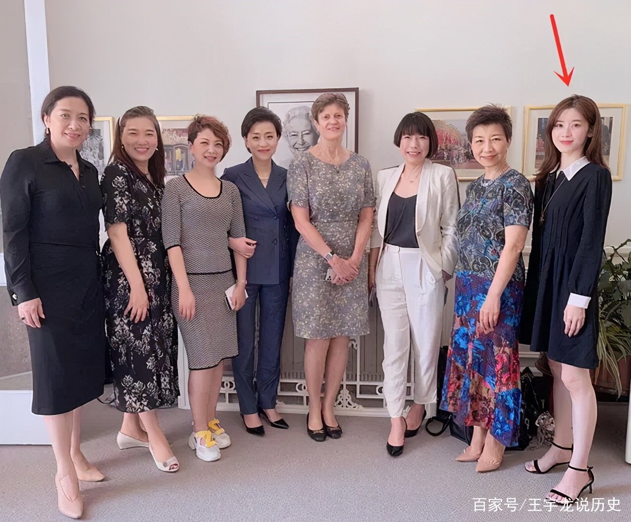 章泽天发出27岁庆生照，她的“心机”和智慧，才是不动声色的，这是为何？
