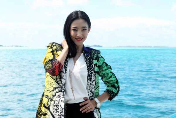 34岁王丽坤被爆闪婚，老公竟不是林更新，他到底是谁？