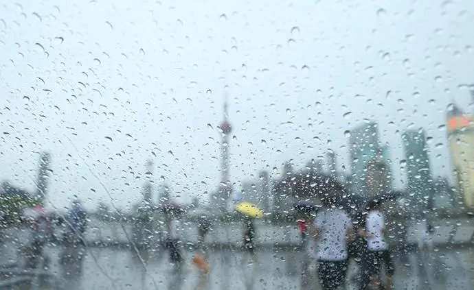 上海暴雨来袭将三个防疫棚吹倒,给“大白”的工作带来了哪些影响?